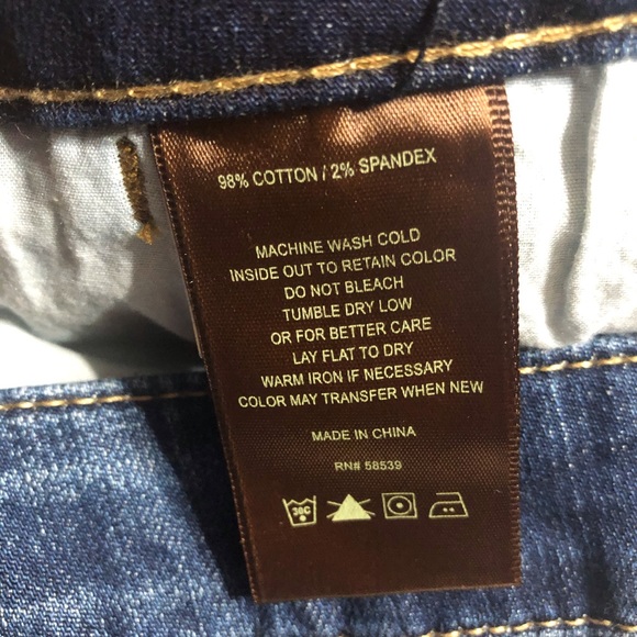 Kut from the Kloth Catherine Boyfriend Shorts 1077 - Picture 6 of 7